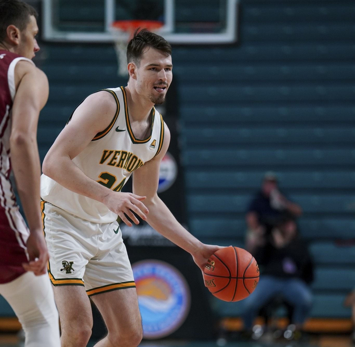 Vermont rallies past Charleston 7364 in opening game of the Myrtle